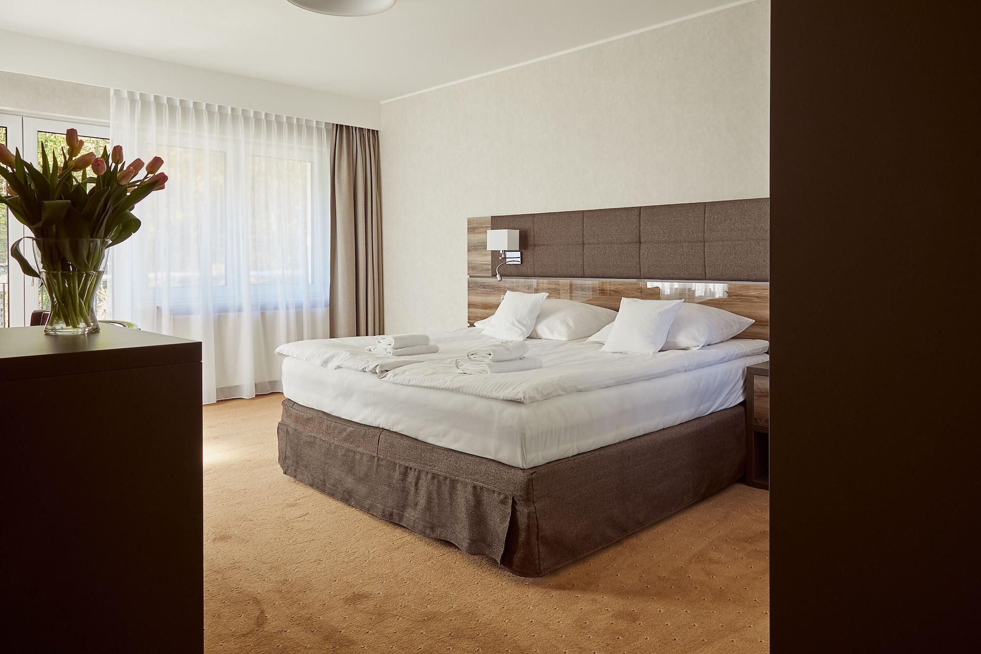 Hotel Villa Eva กดัญสก์ ภายนอก รูปภาพ