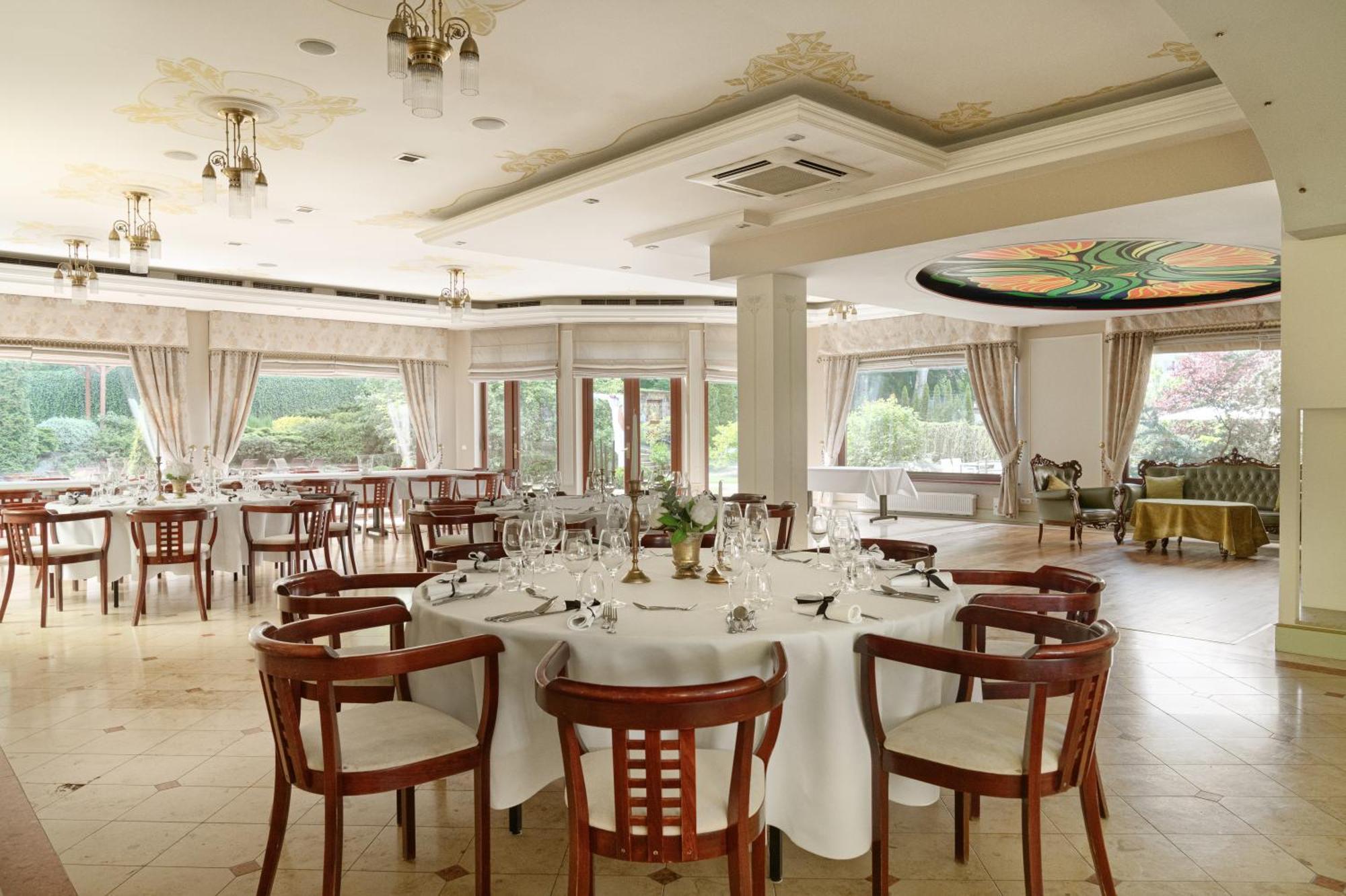 Hotel Villa Eva กดัญสก์ ภายนอก รูปภาพ