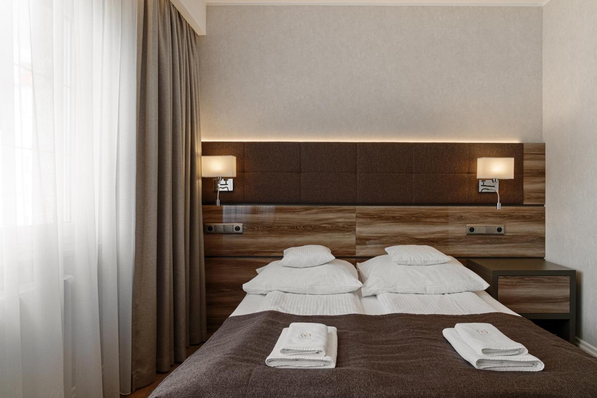 Hotel Villa Eva กดัญสก์ ภายนอก รูปภาพ